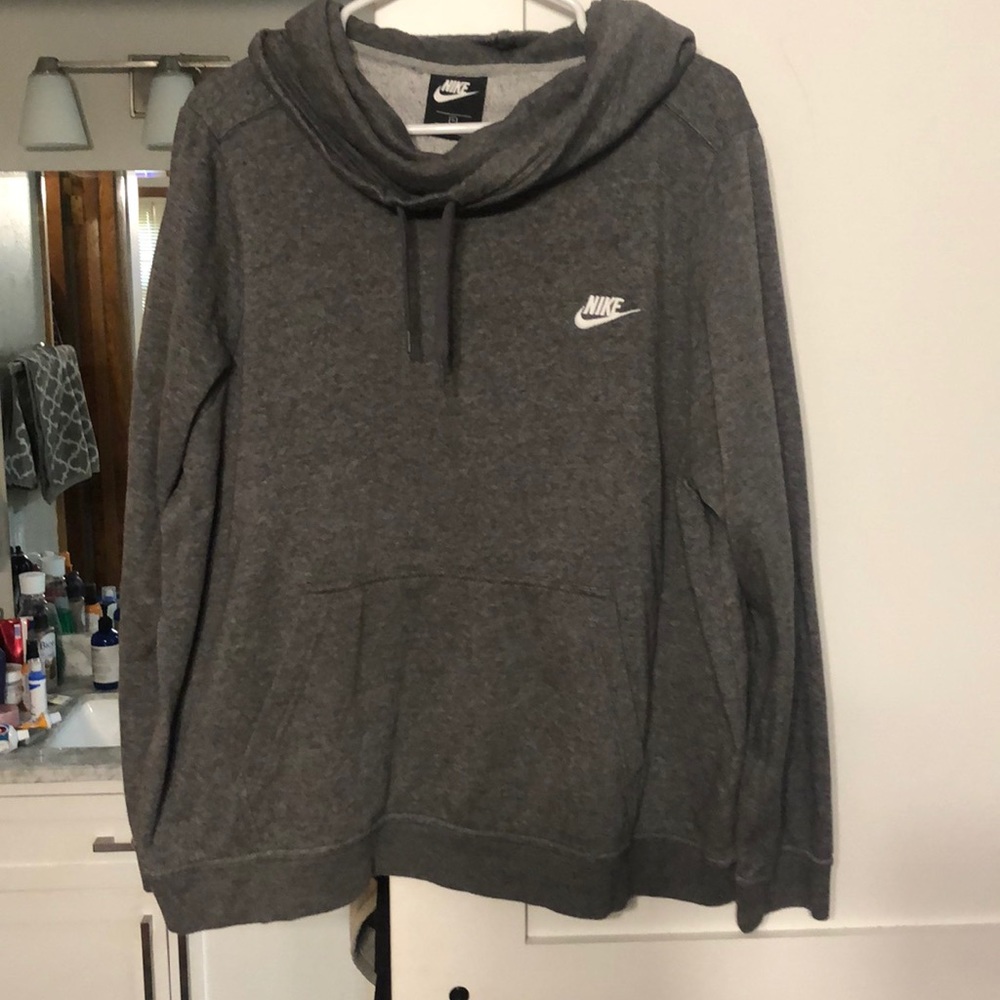 Worn once women’s Nike size 1X sweatshirt